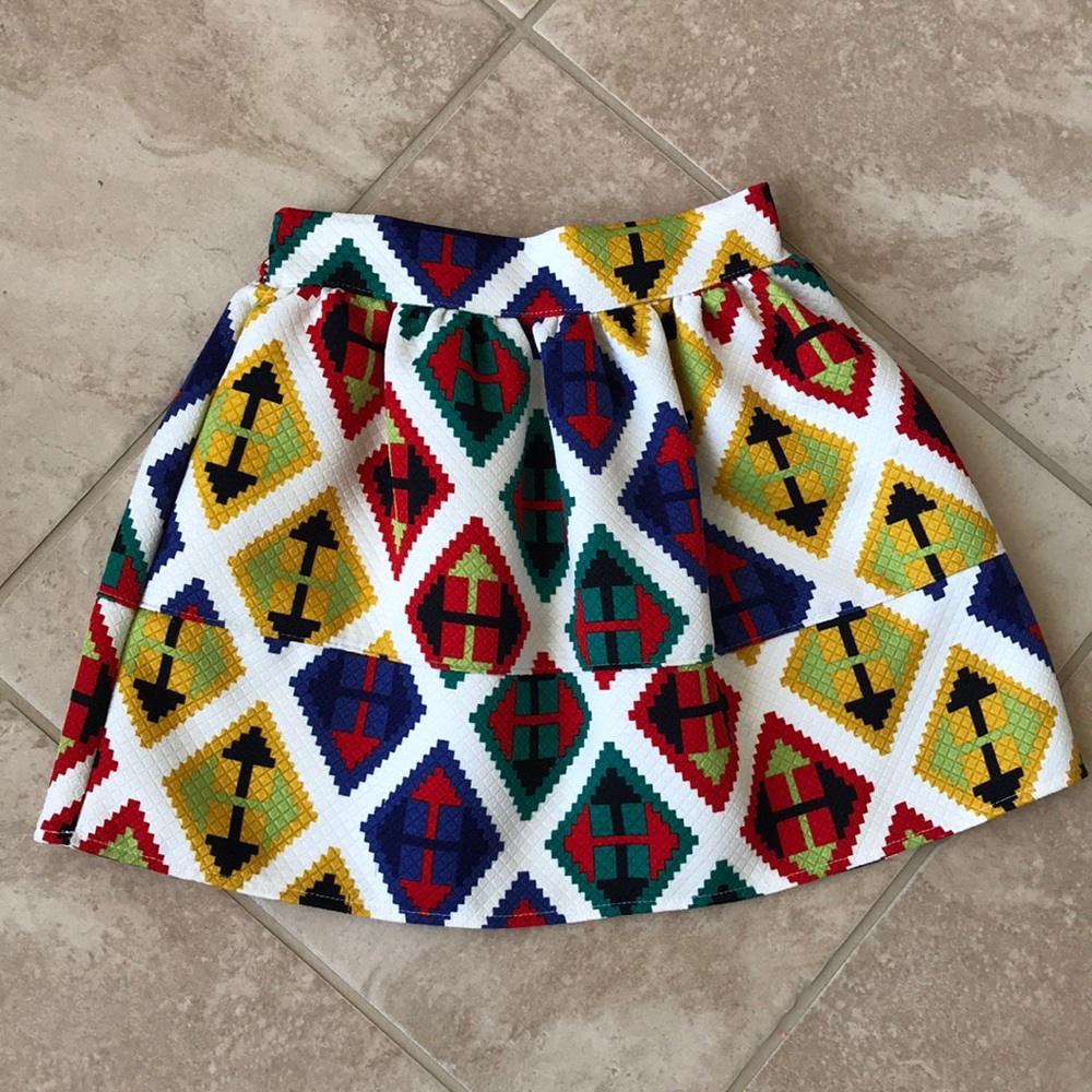 Colorfull short skirt - Picture 1 of 8